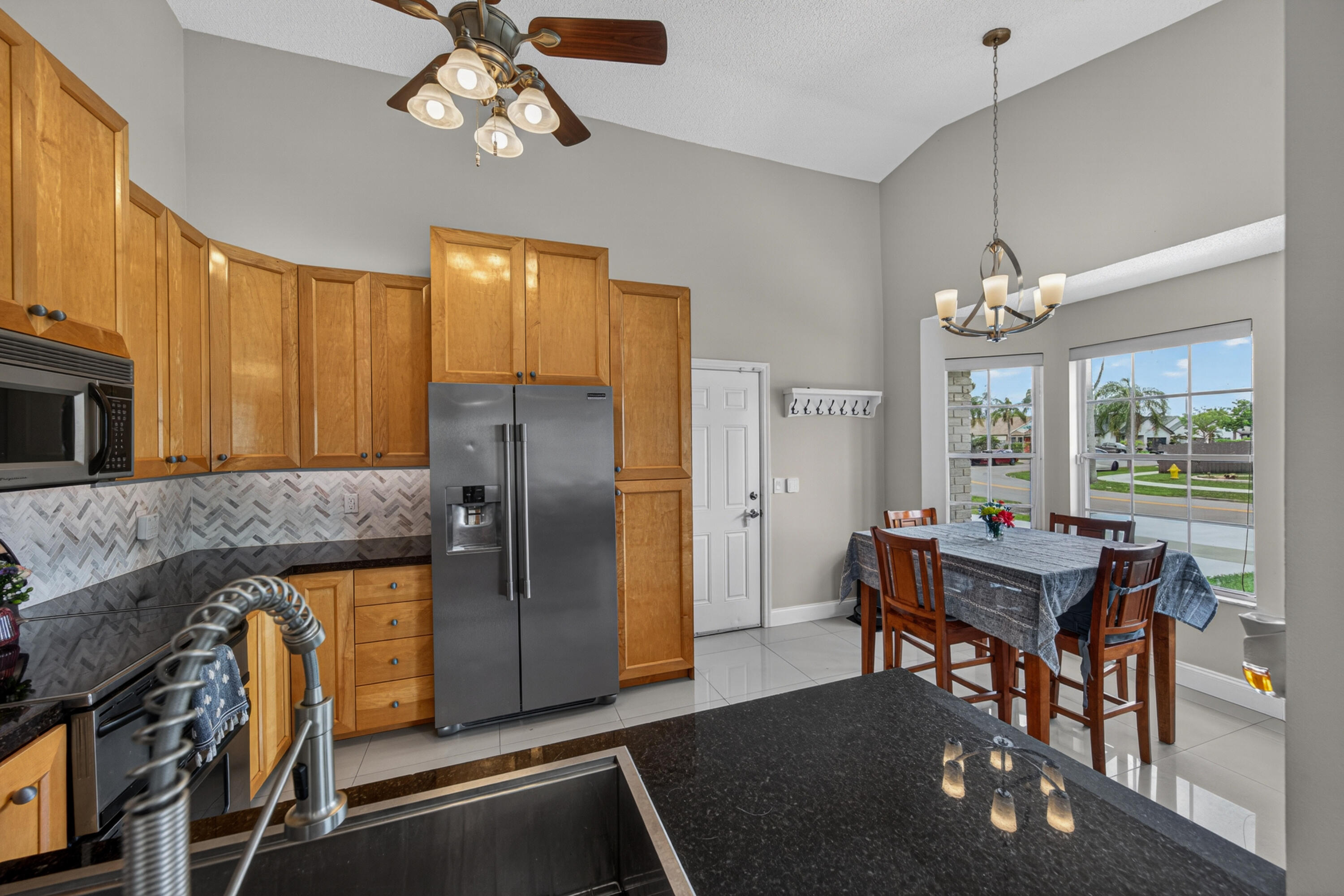 FAMILY HOMES - Residential