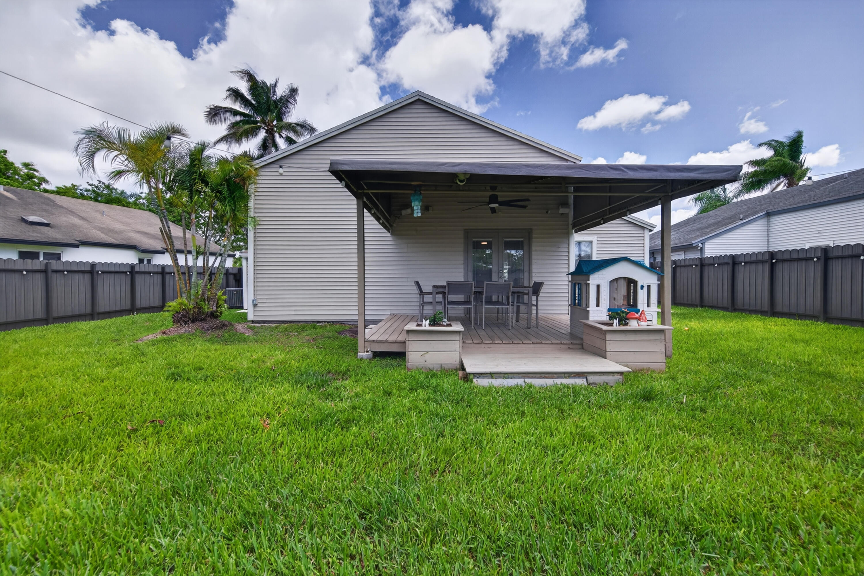 FAMILY HOMES - Residential