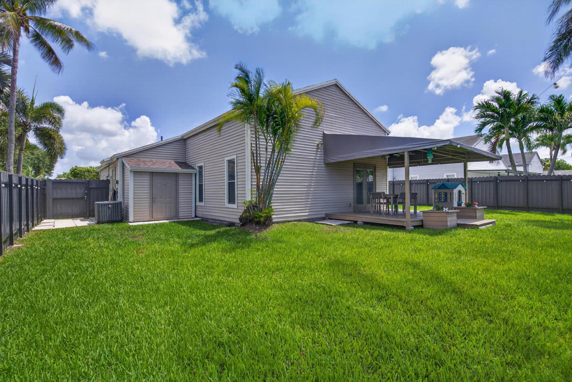 FAMILY HOMES - Residential