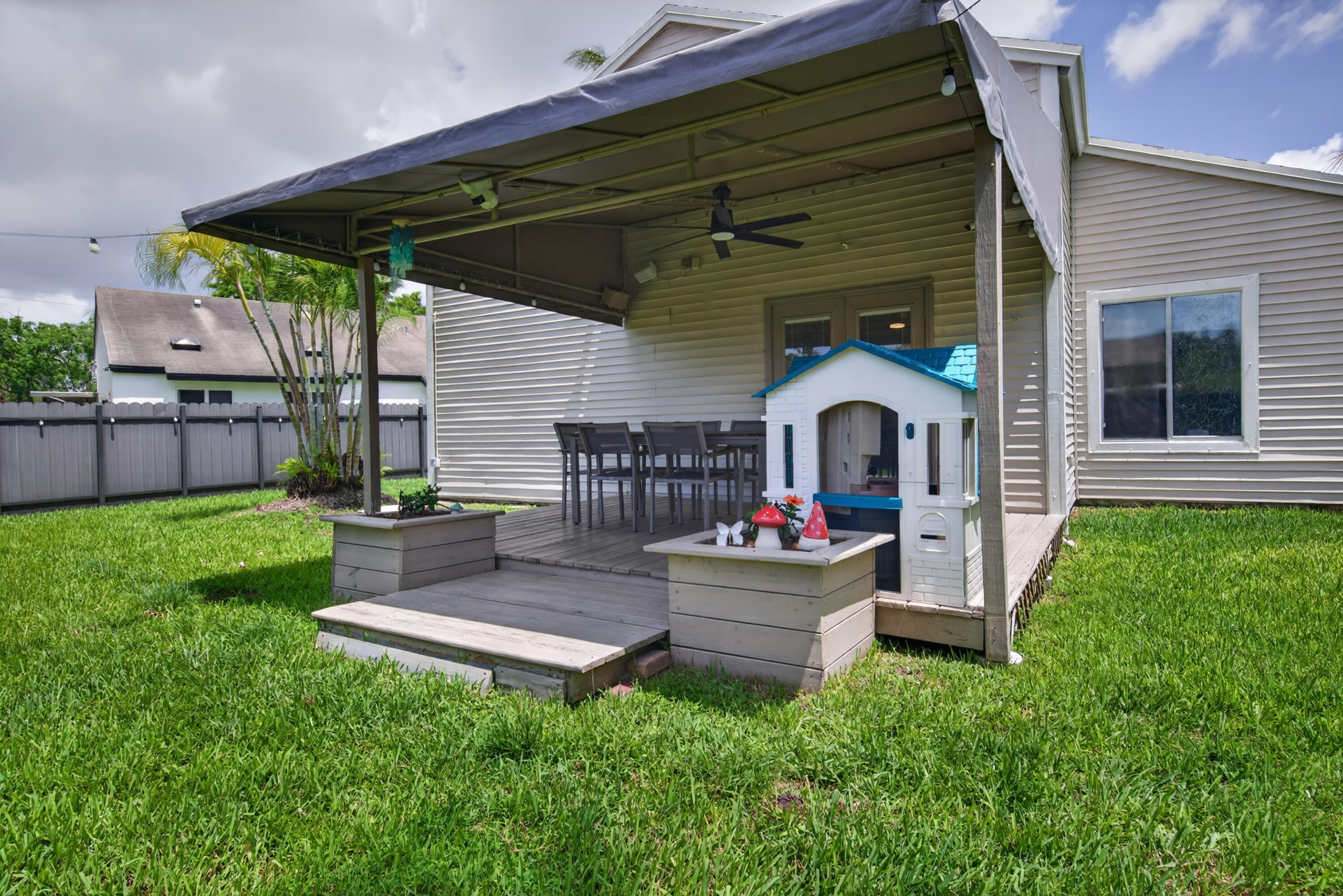 FAMILY HOMES - Residential
