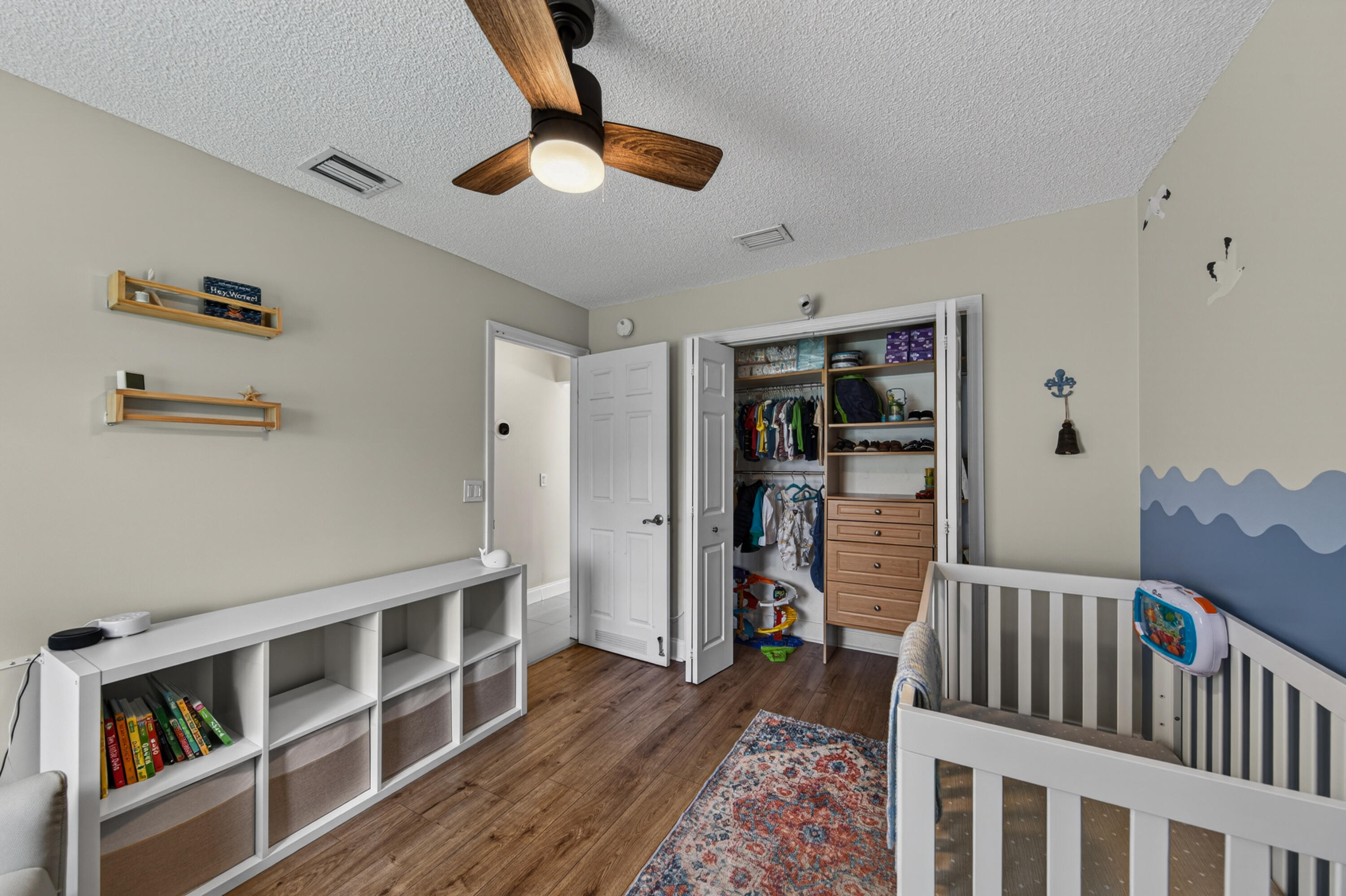FAMILY HOMES - Residential