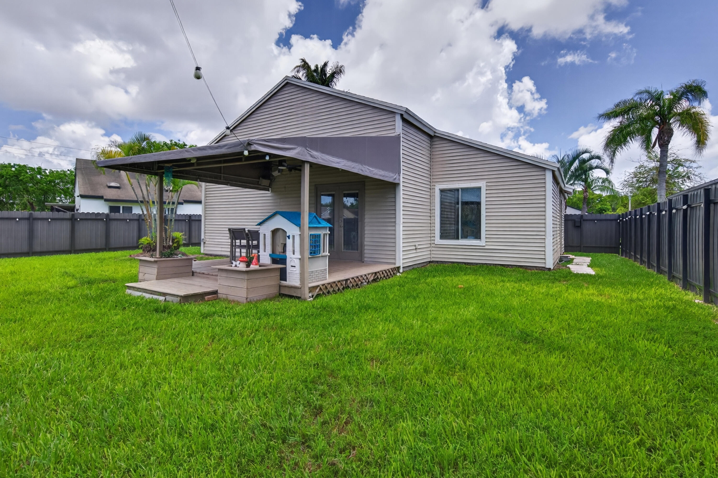 FAMILY HOMES - Residential