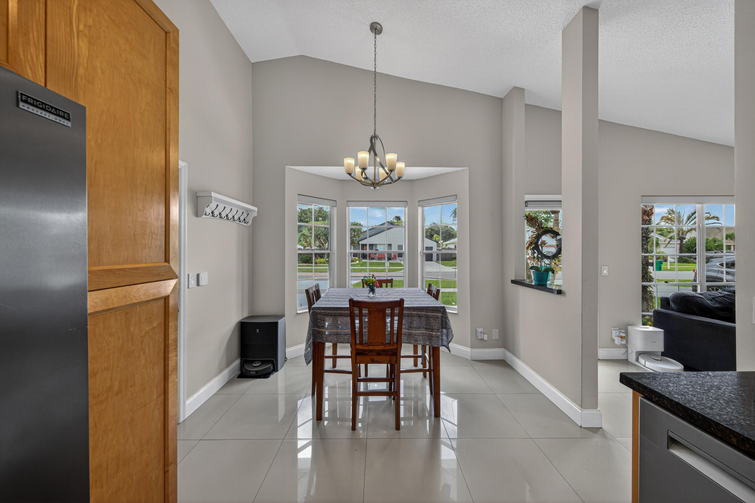 FAMILY HOMES - Residential