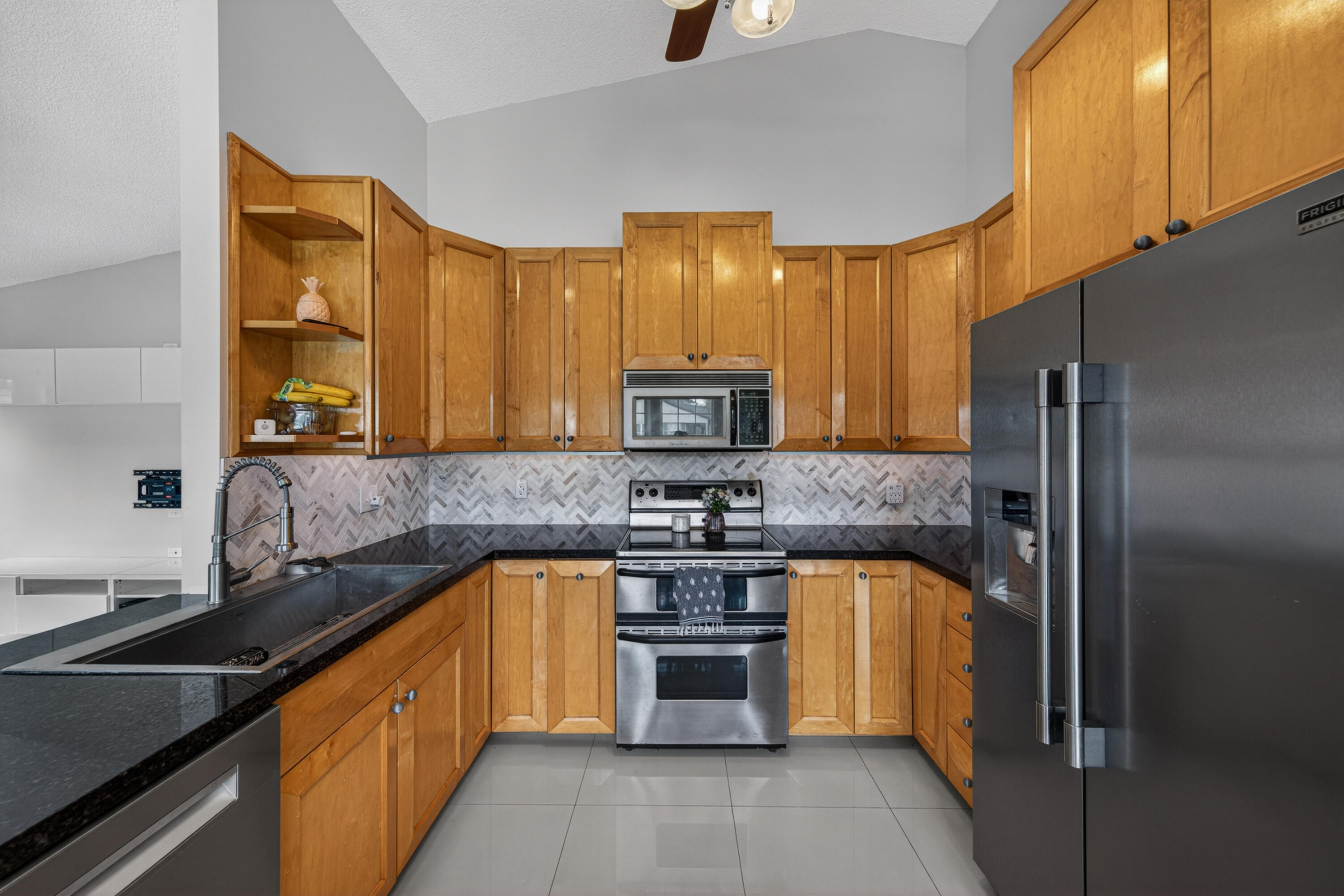 FAMILY HOMES - Residential