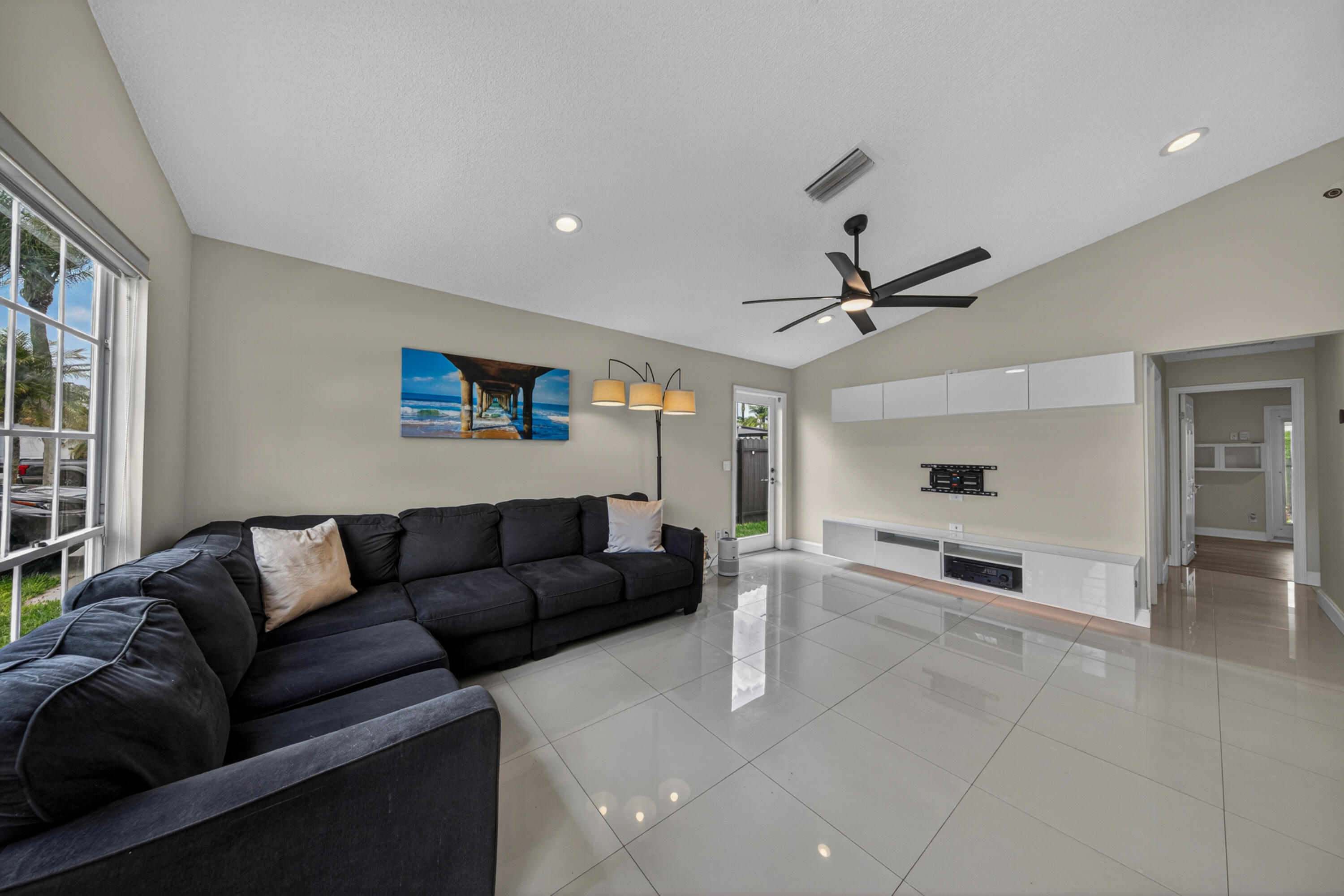 FAMILY HOMES - Residential
