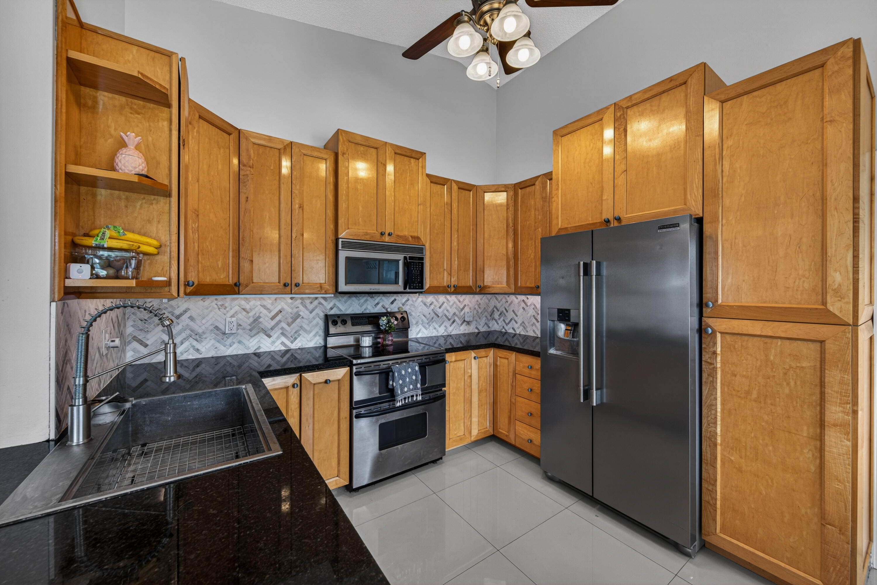 FAMILY HOMES - Residential