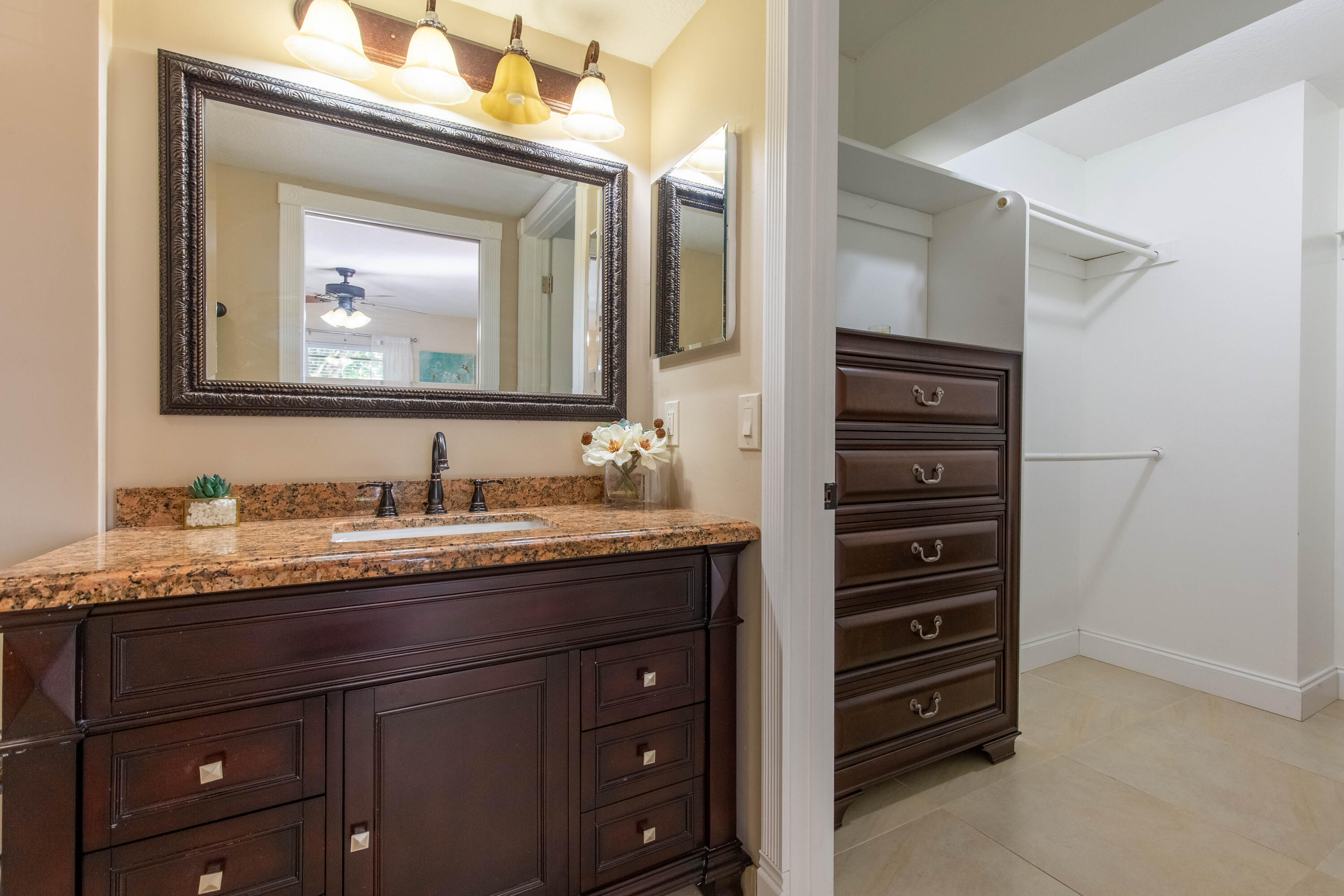 KINGS POINT CAPRI CONDOS - Residential