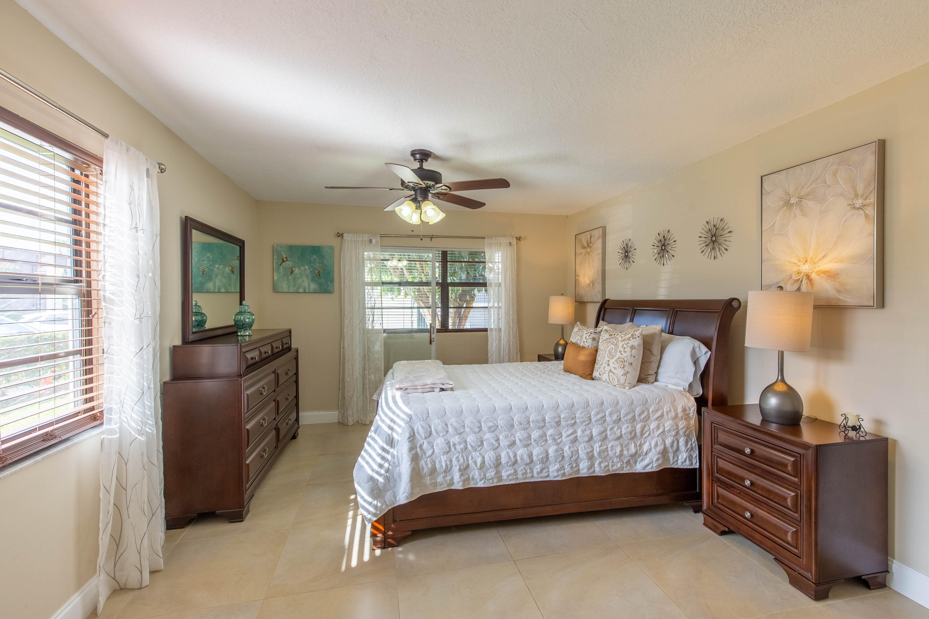 KINGS POINT CAPRI CONDOS - Residential