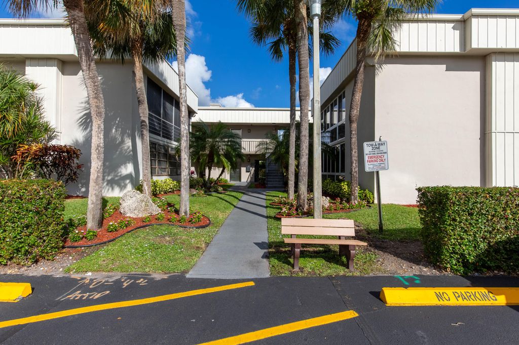 Photo of 154 Capri #D, Delray Beach, FL 33484 (MLS # B26012835)