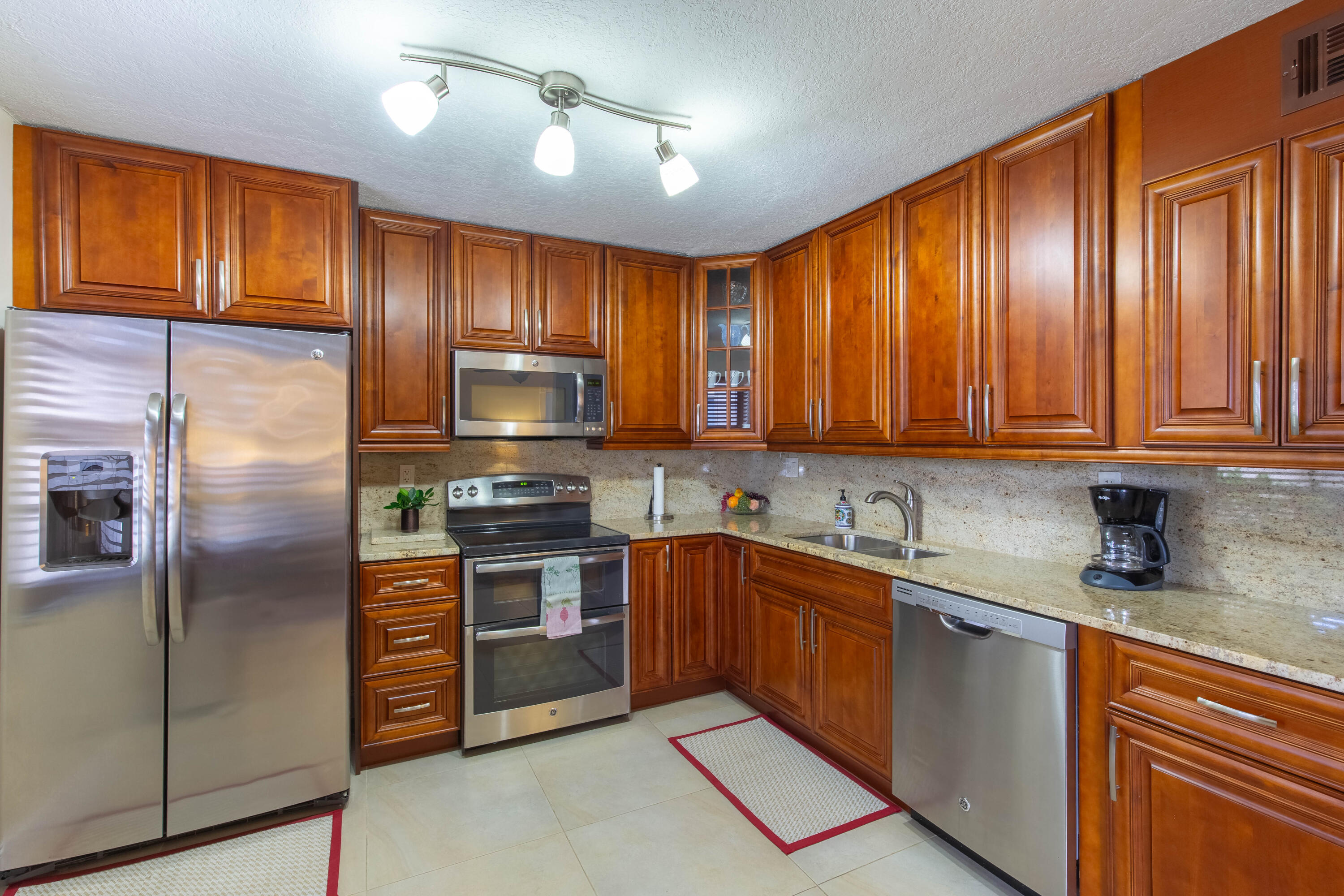 KINGS POINT CAPRI CONDOS - Residential