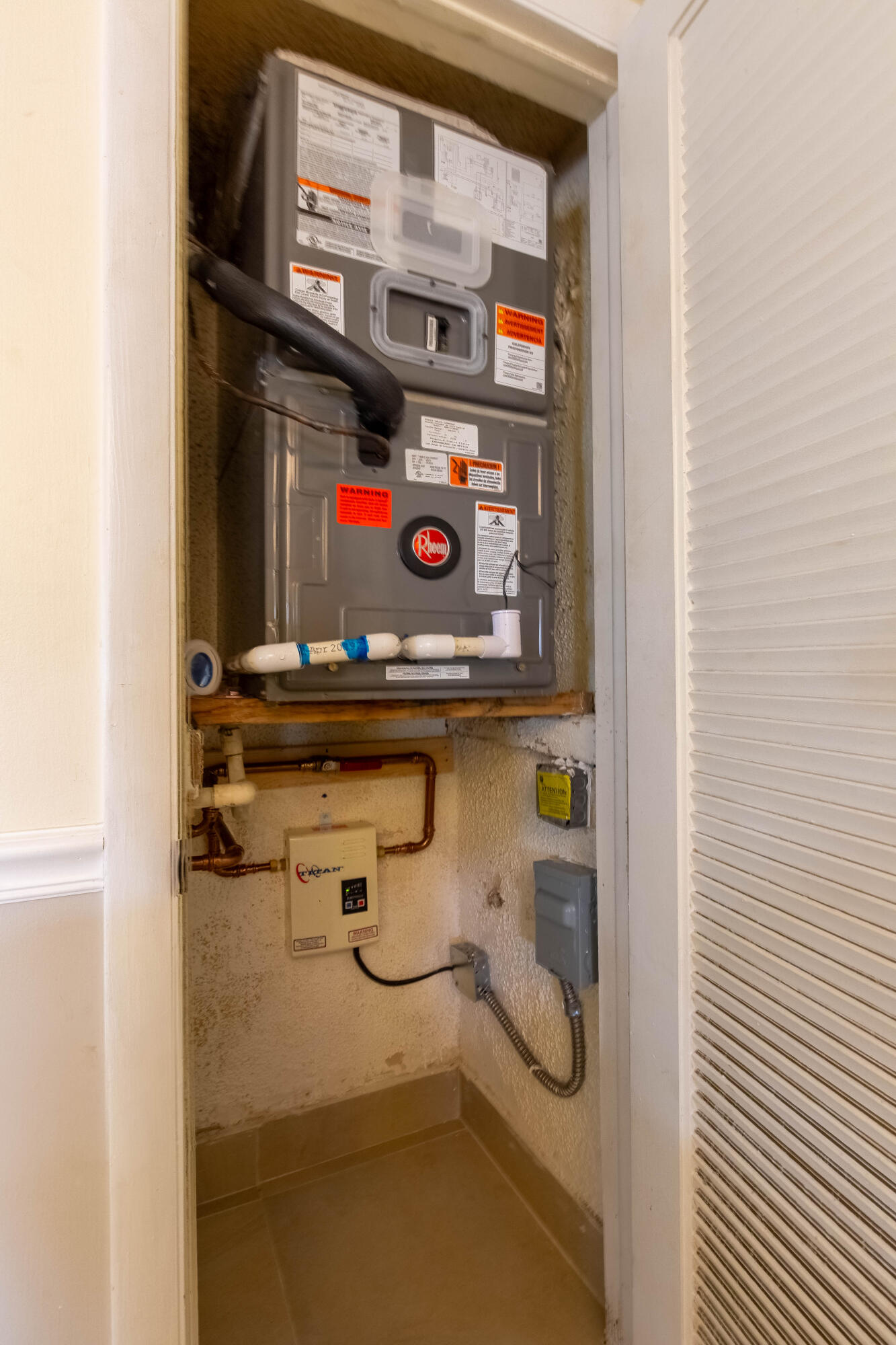 KINGS POINT CAPRI CONDOS - Residential