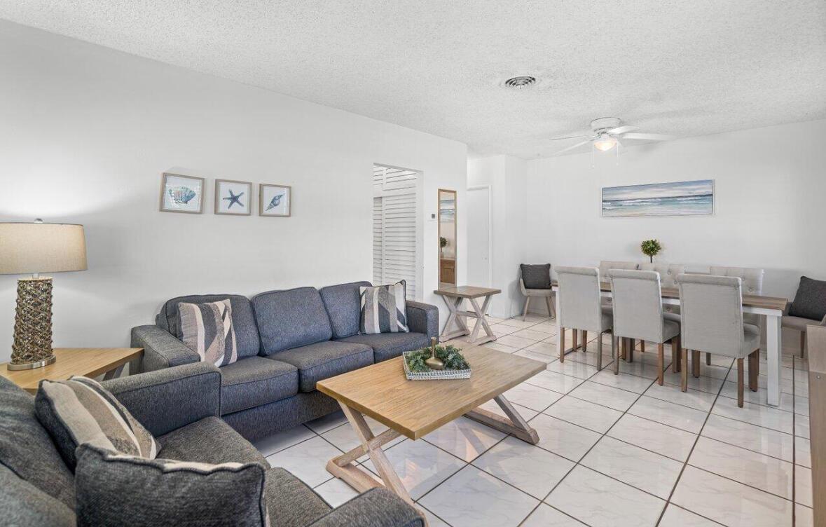 TOWN ACRES - Residential Lease