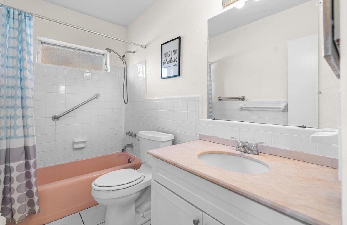 TOWN ACRES - Residential Lease