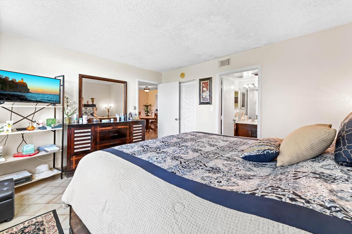 PALM SPRINGS 2 - Residential