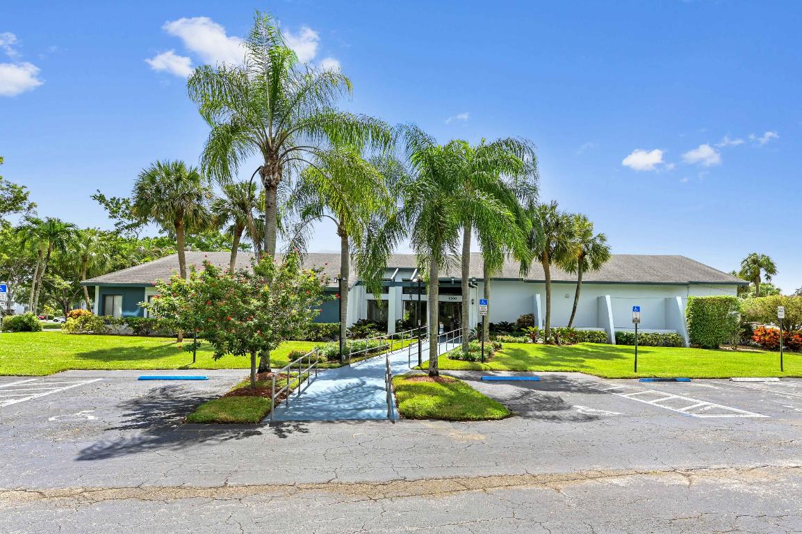 PALM SPRINGS 2 - Residential