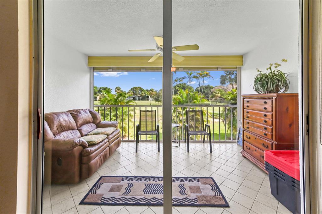 PALM SPRINGS 2 - Residential