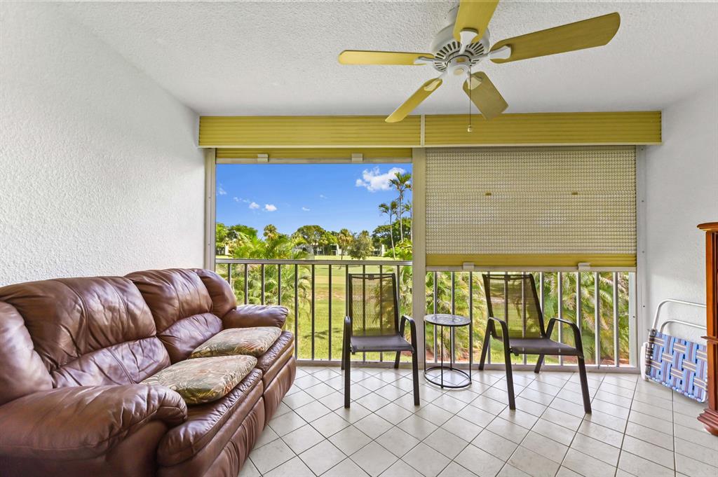PALM SPRINGS 2 - Residential