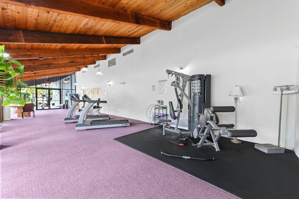 PALM SPRINGS 2 - Residential