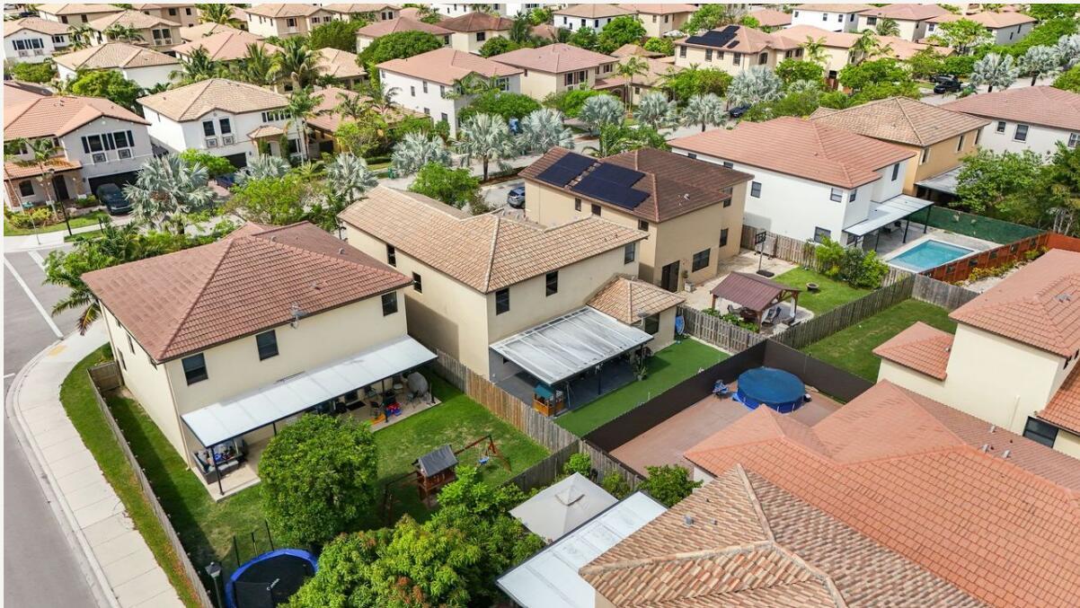 SILVER PALM WEST - Residential Lease