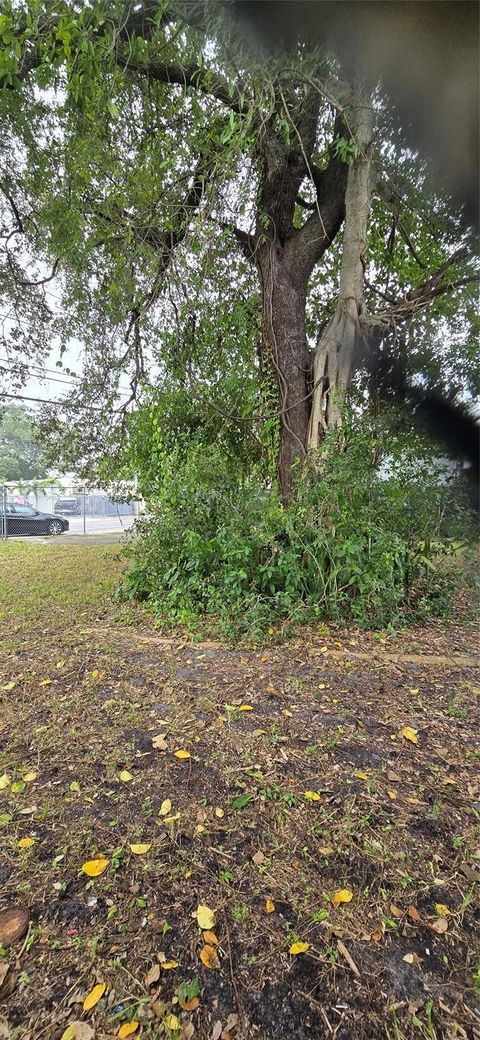 2948 NW 46th St Miami FL 33142