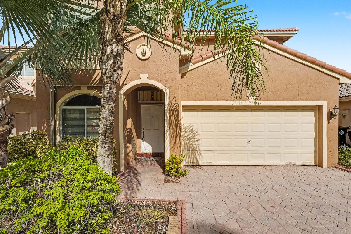 BANYAN TRAILS - Residential