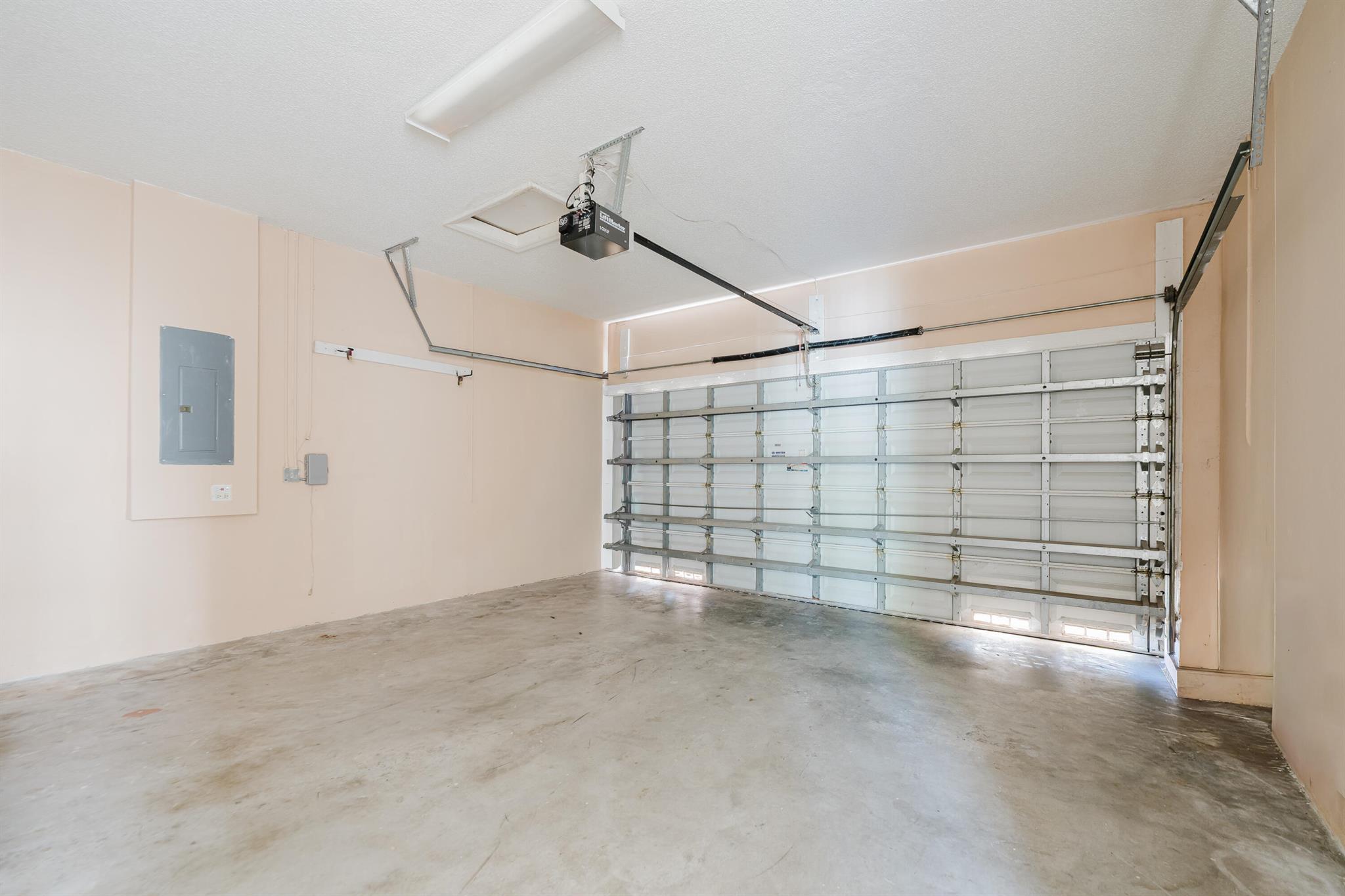 BANYAN TRAILS - Residential