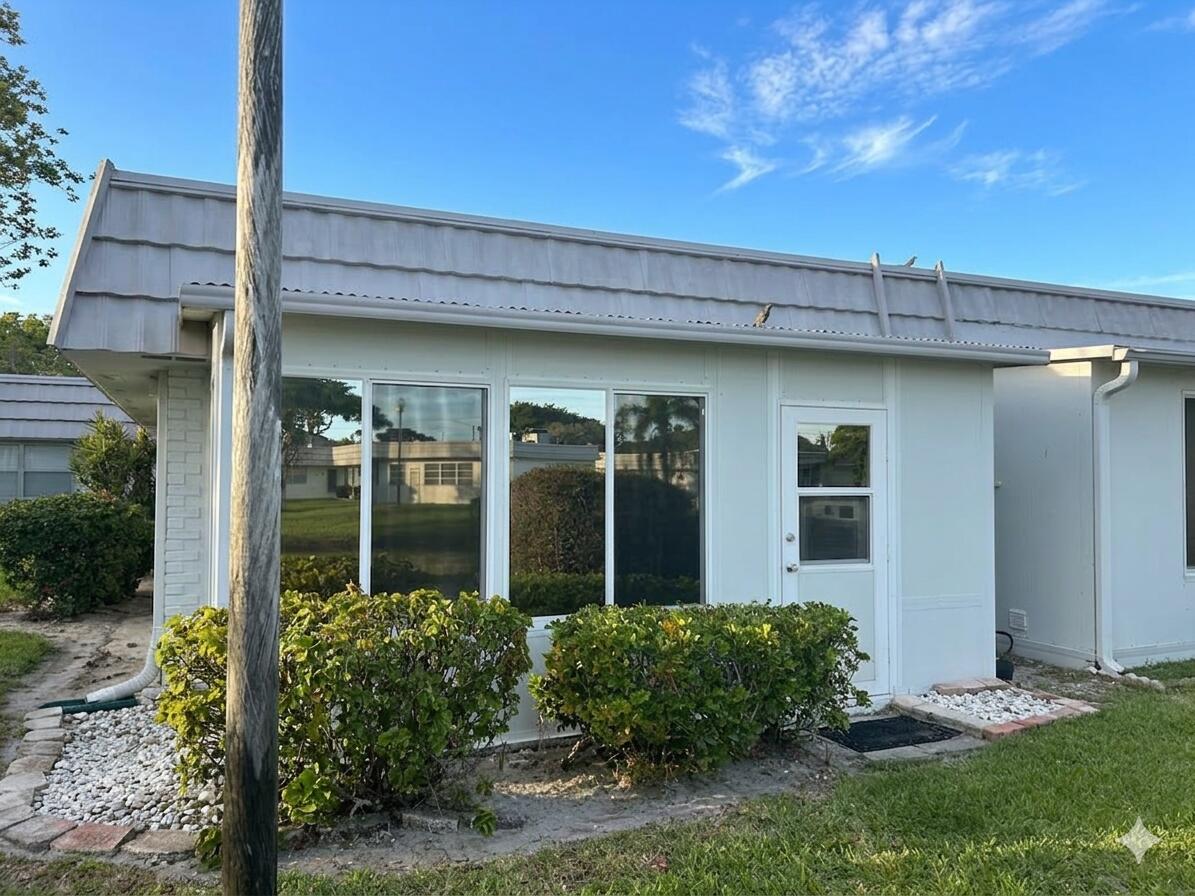 KINGS POINT VALENCIA CONDOS - Residential