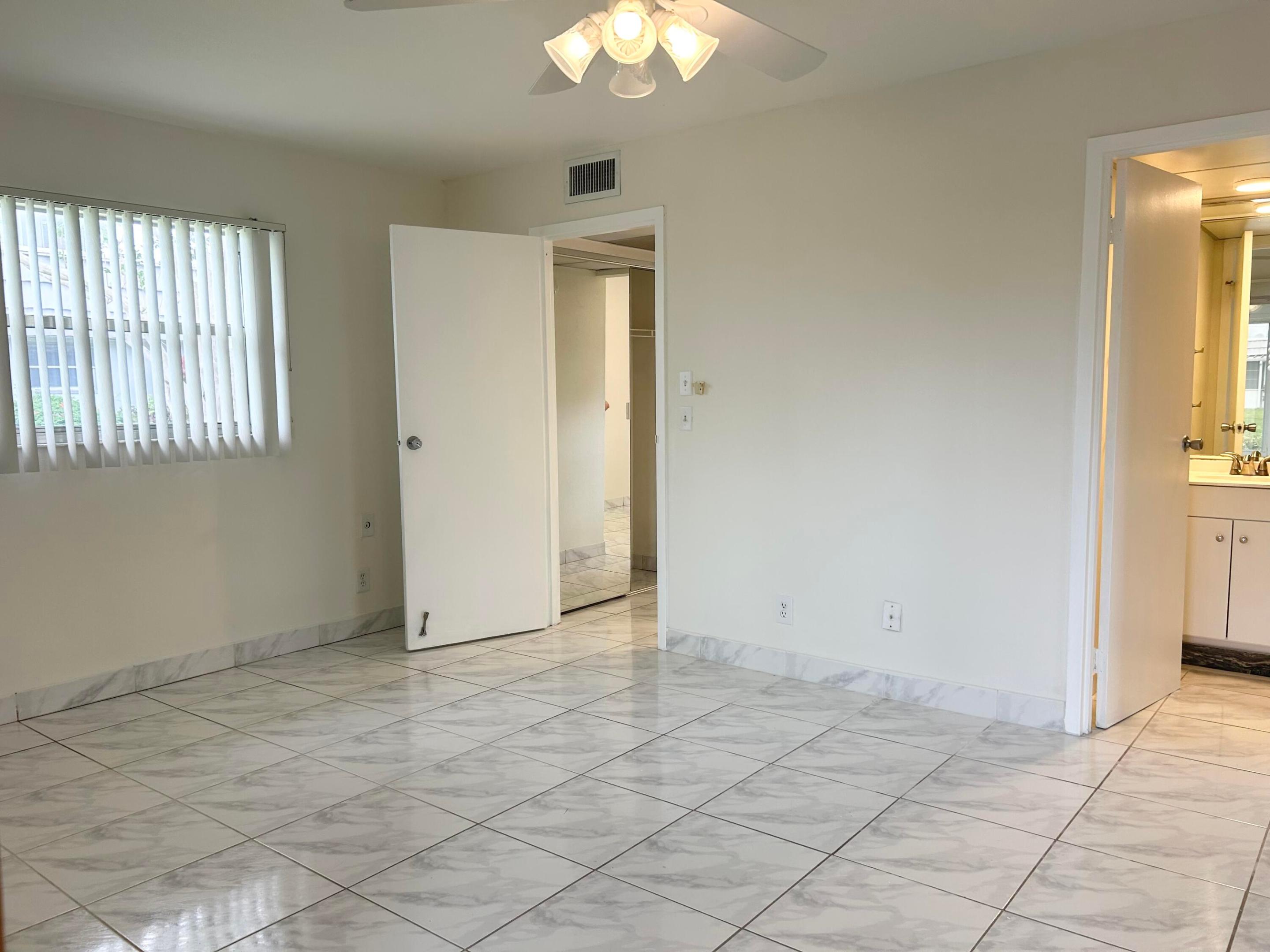 KINGS POINT VALENCIA CONDOS - Residential