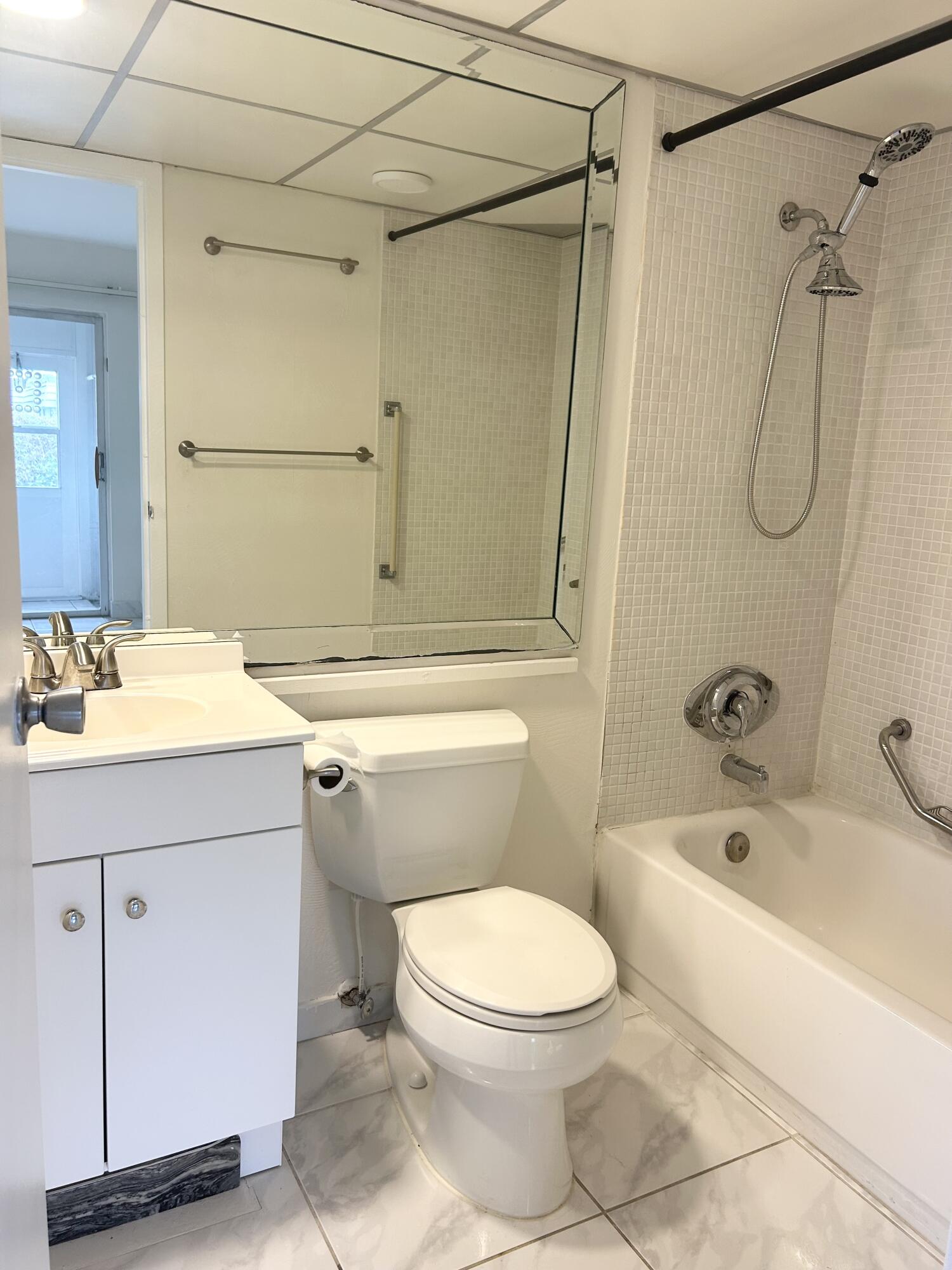 KINGS POINT VALENCIA CONDOS - Residential