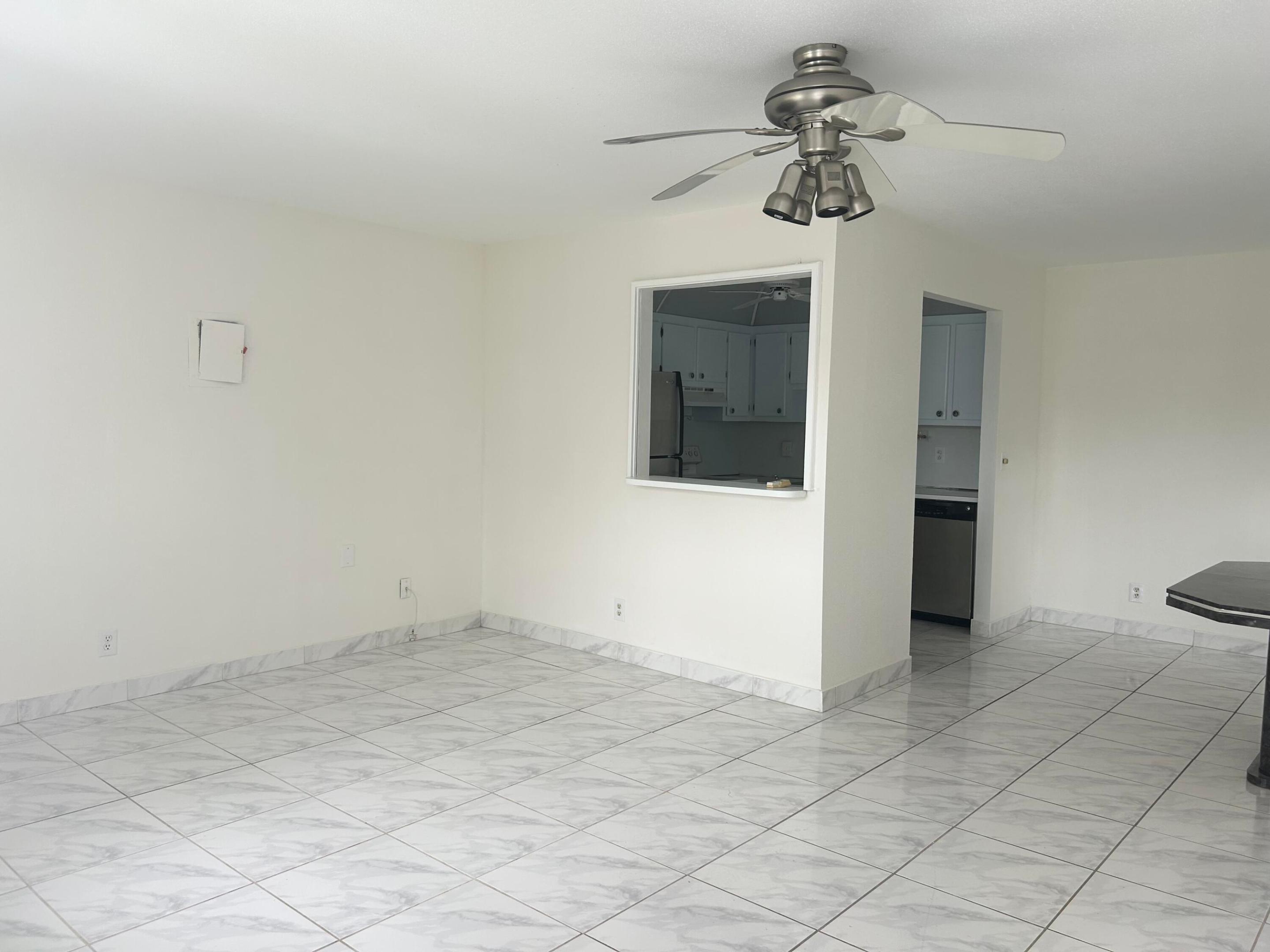 KINGS POINT VALENCIA CONDOS - Residential