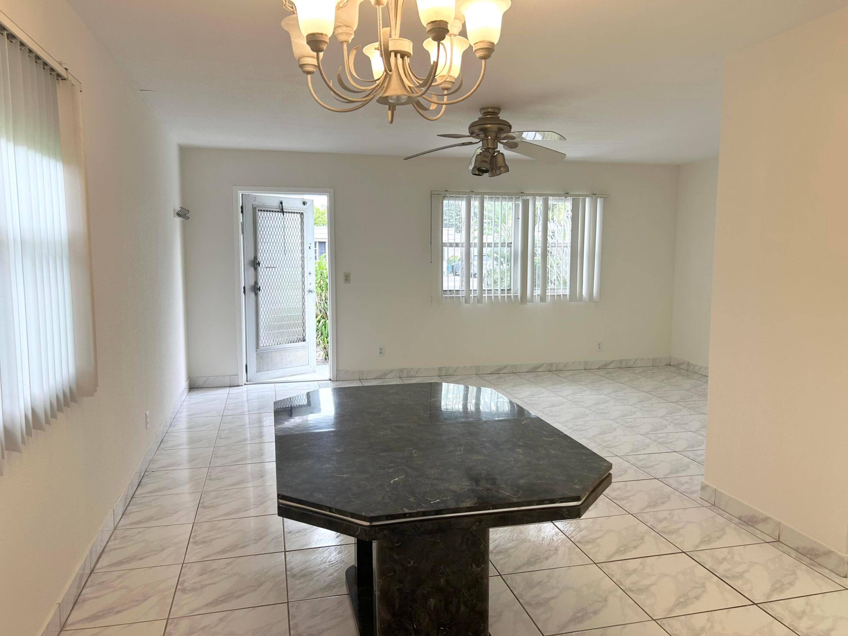 KINGS POINT VALENCIA CONDOS - Residential