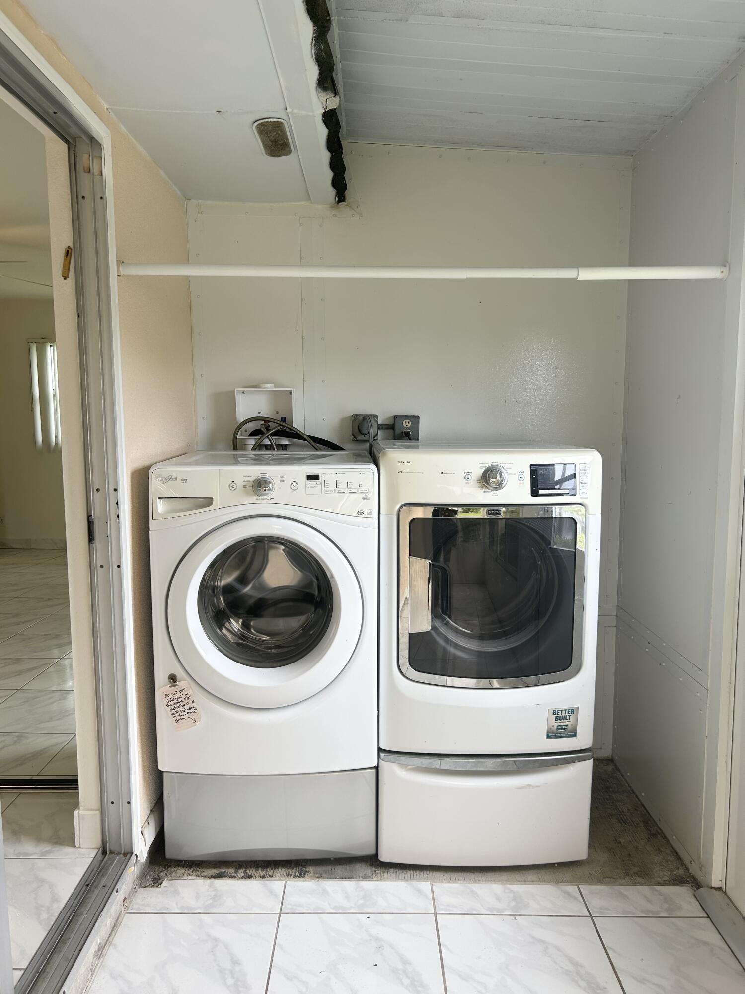 KINGS POINT VALENCIA CONDOS - Residential