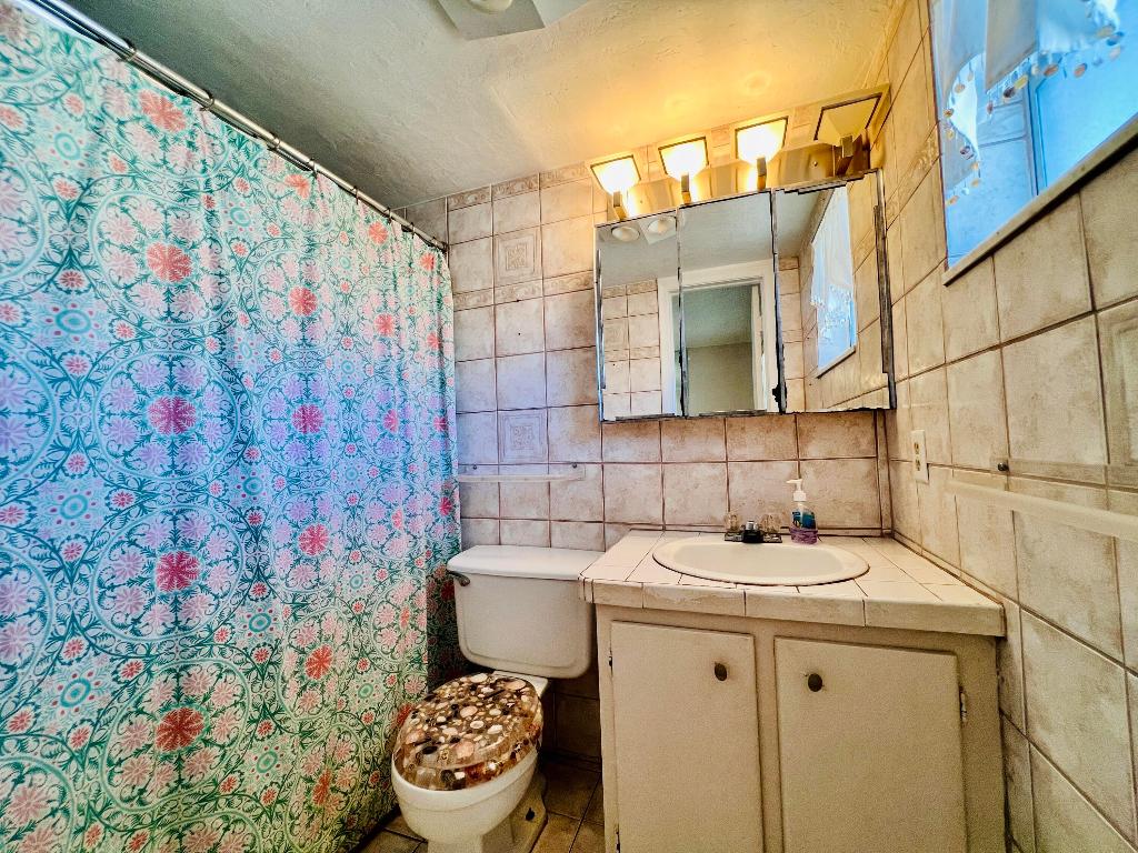 CENTURY VILLAGE - OXFORD CONDO - Residential