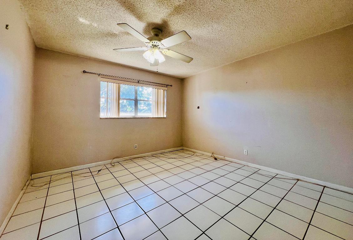 CENTURY VILLAGE - OXFORD CONDO - Residential