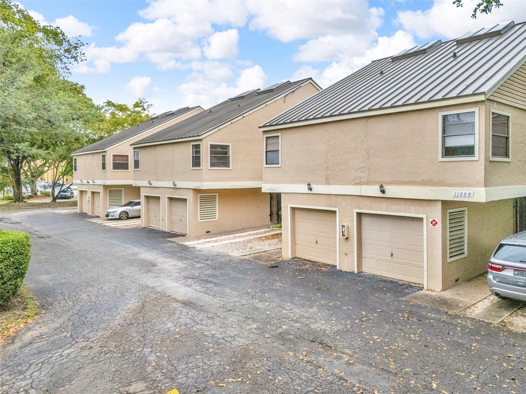 CYPRESS RUN TOWNHOMES - Residential