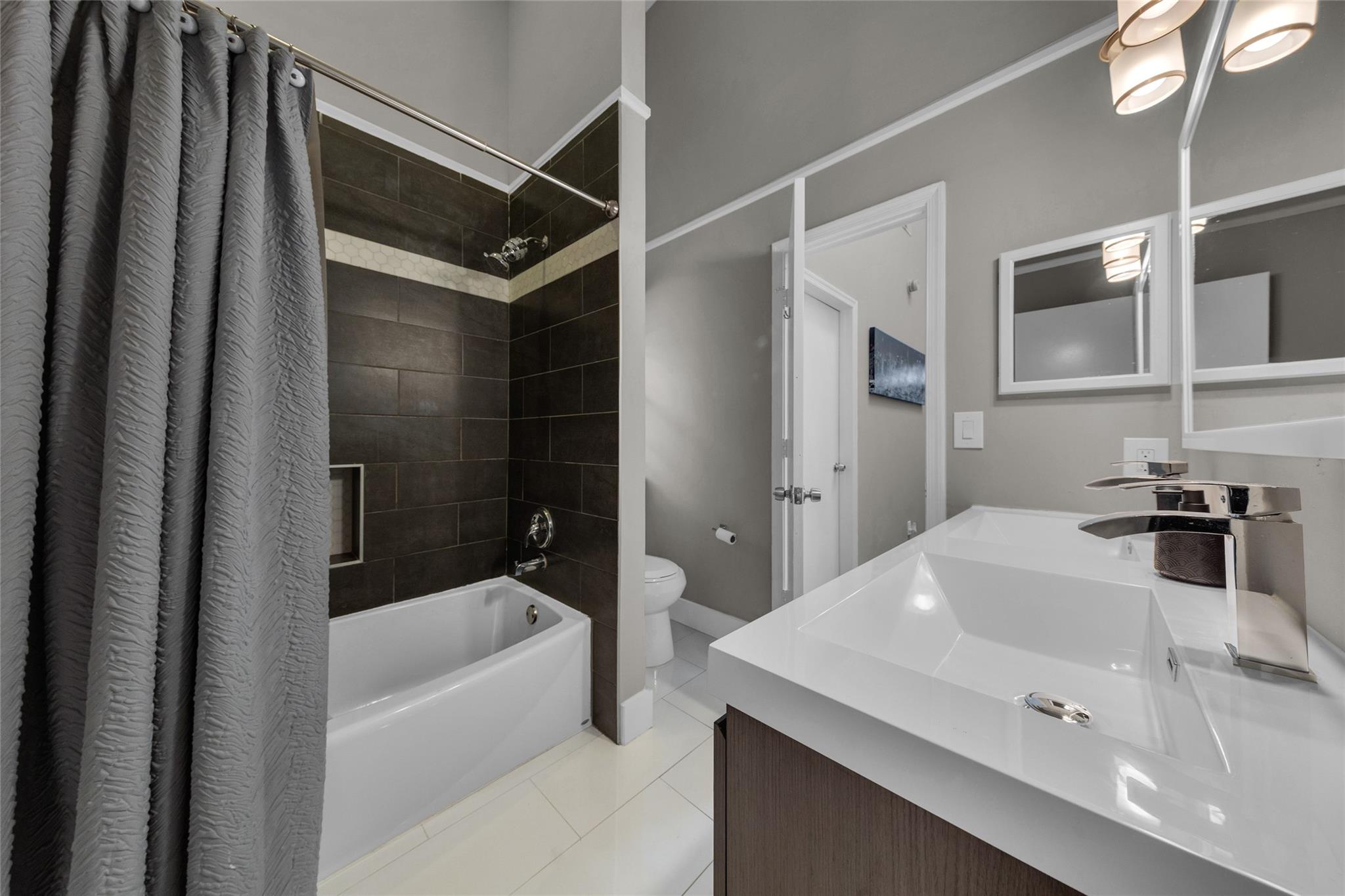 CYPRESS RUN TOWNHOMES - Residential