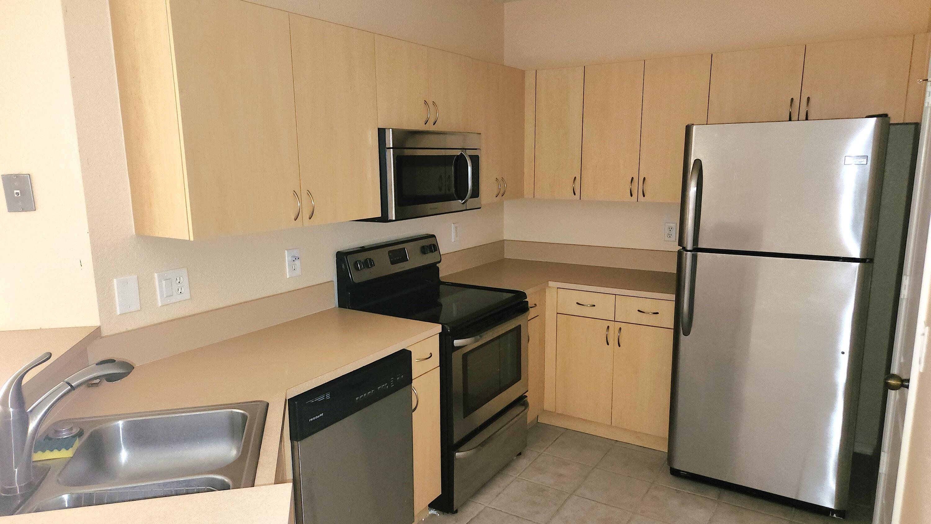 RESIDENCES OF BELMONT AT BOYNTON BEACH CONDO - Residential