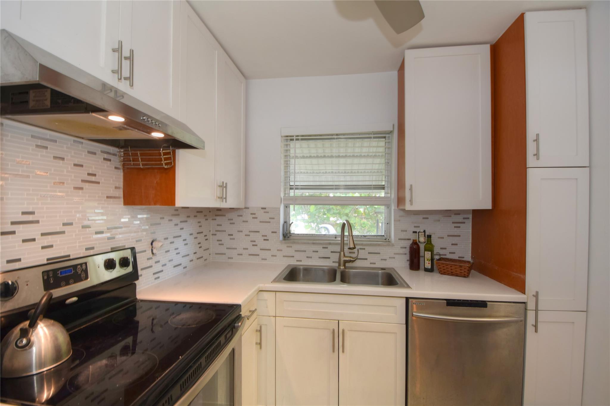 TAMARAC LAKES - Residential