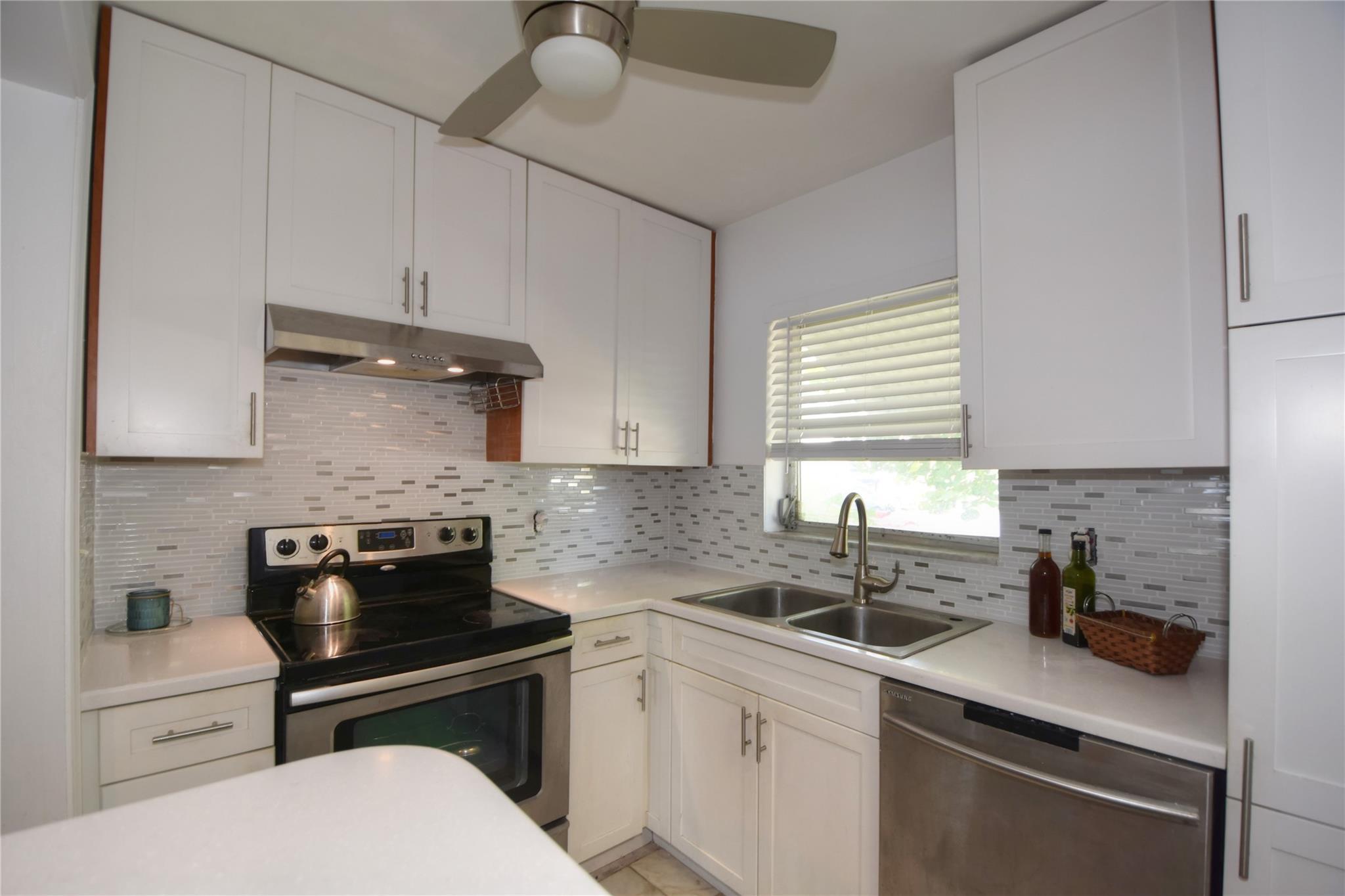 TAMARAC LAKES - Residential
