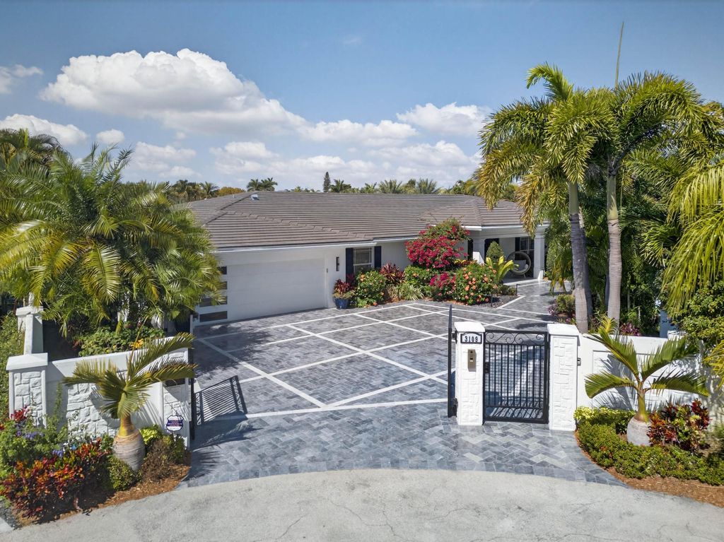 Photo of 3109 NE 42nd Court, Fort Lauderdale, FL 33308 (MLS # B26019402)