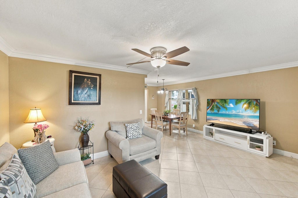 Photo of 823 FLANDERS R Drive #R, Delray Beach, FL 33484 (MLS # B26092761)