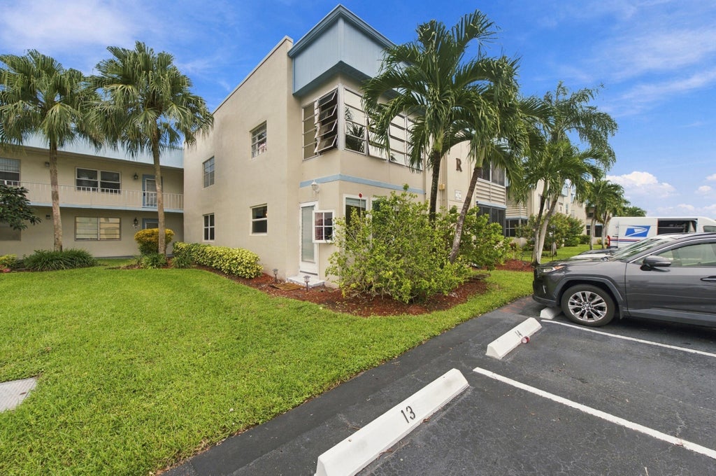 Photo of 823 FLANDERS R Drive #R, Delray Beach, FL 33484 (MLS # B26092761)