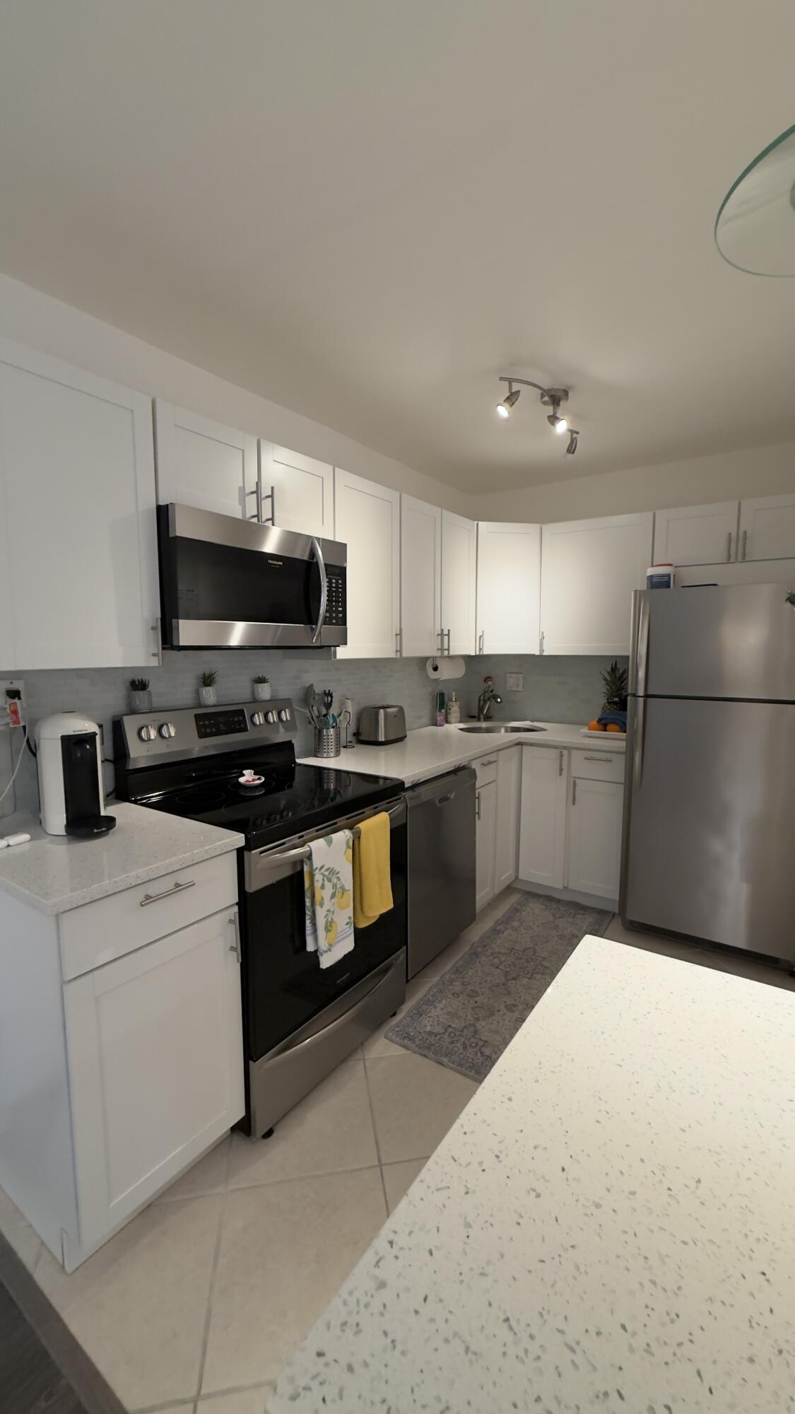 702 SE 2nd Avenue SE 405
