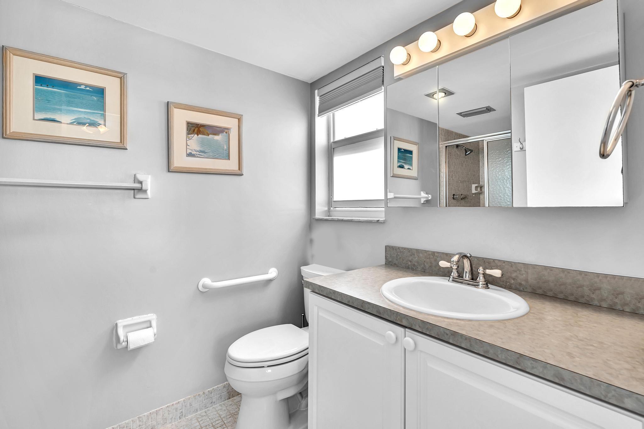 COLONIAL CLUB CONDO SEC 2 - Residential