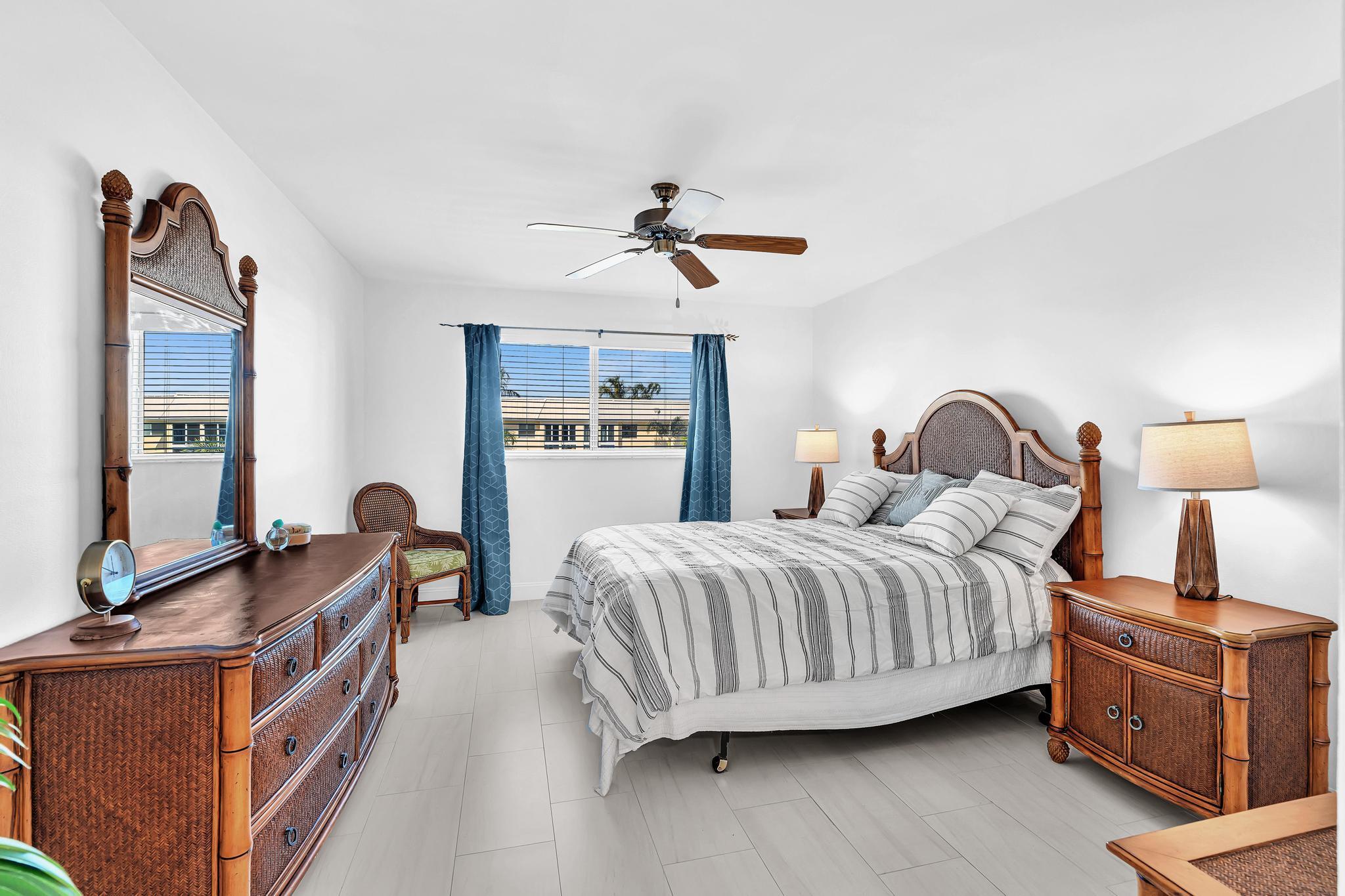 COLONIAL CLUB CONDO SEC 2 - Residential