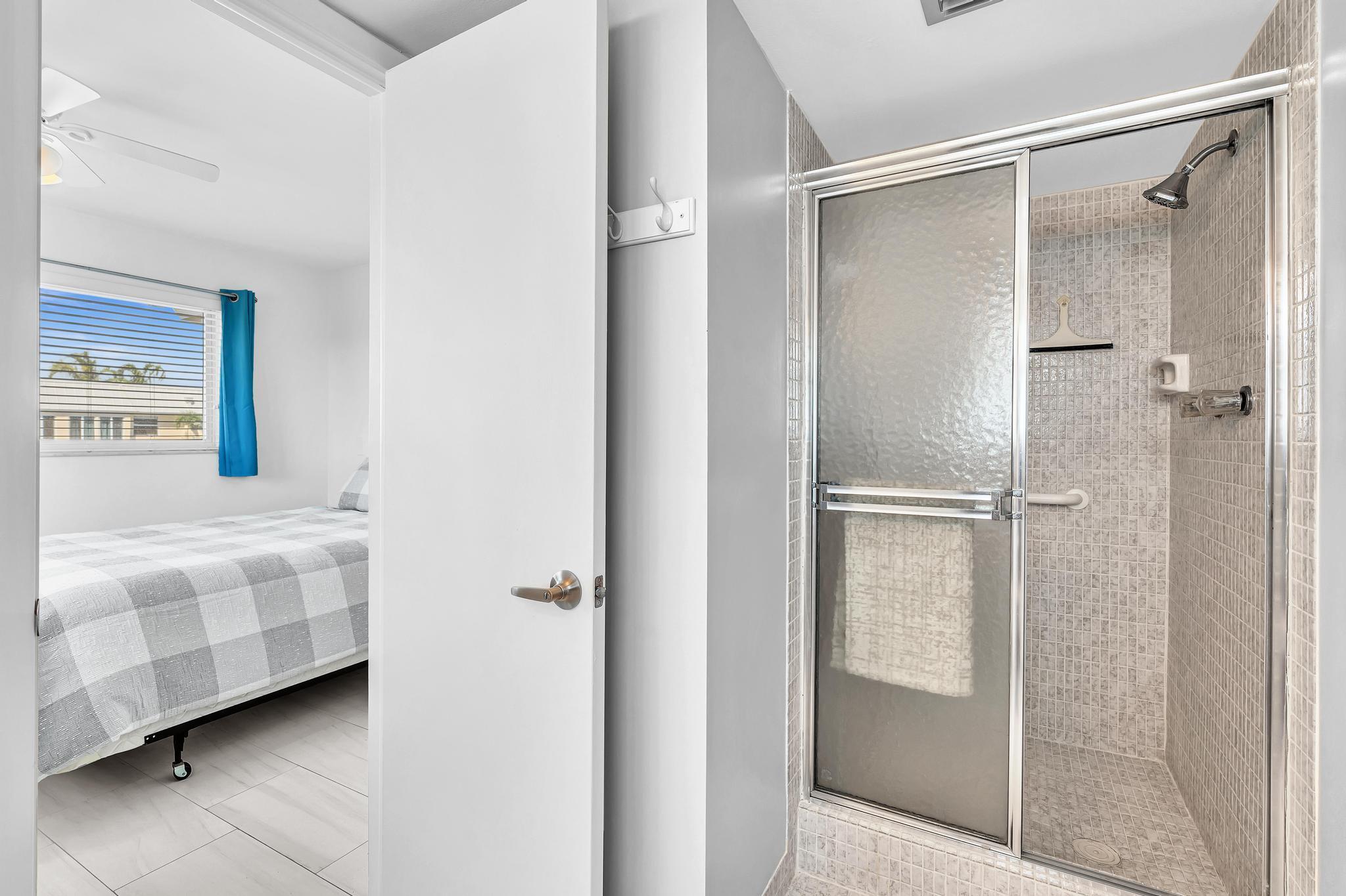 COLONIAL CLUB CONDO SEC 2 - Residential