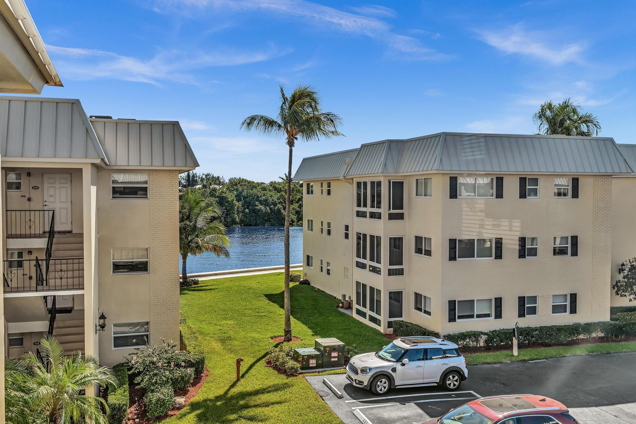 COLONIAL CLUB CONDO SEC 2 - Residential
