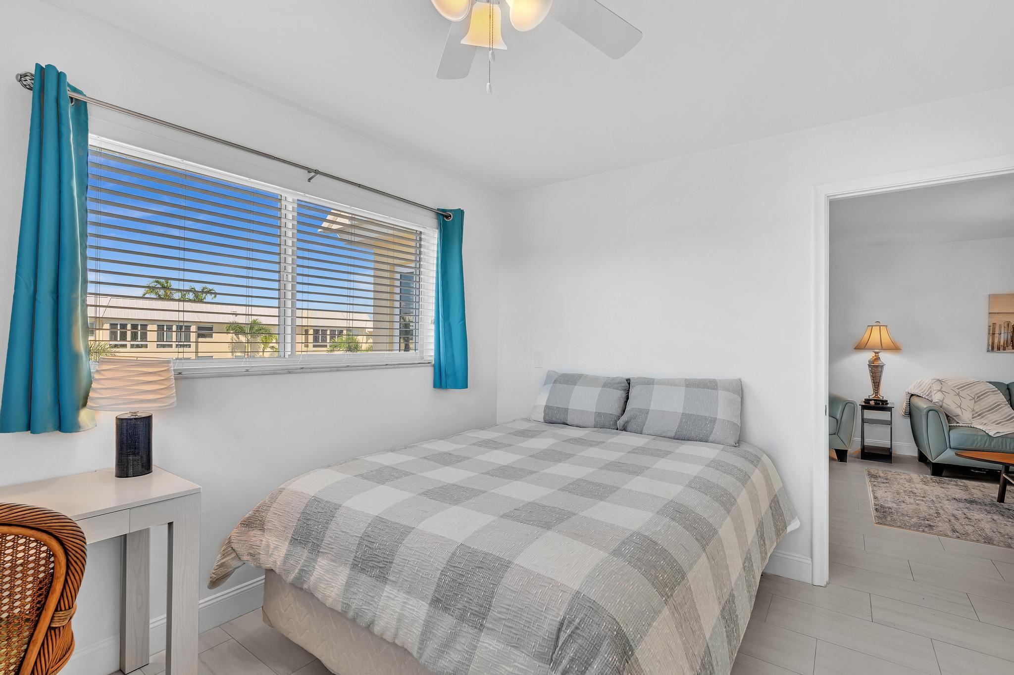 COLONIAL CLUB CONDO SEC 2 - Residential