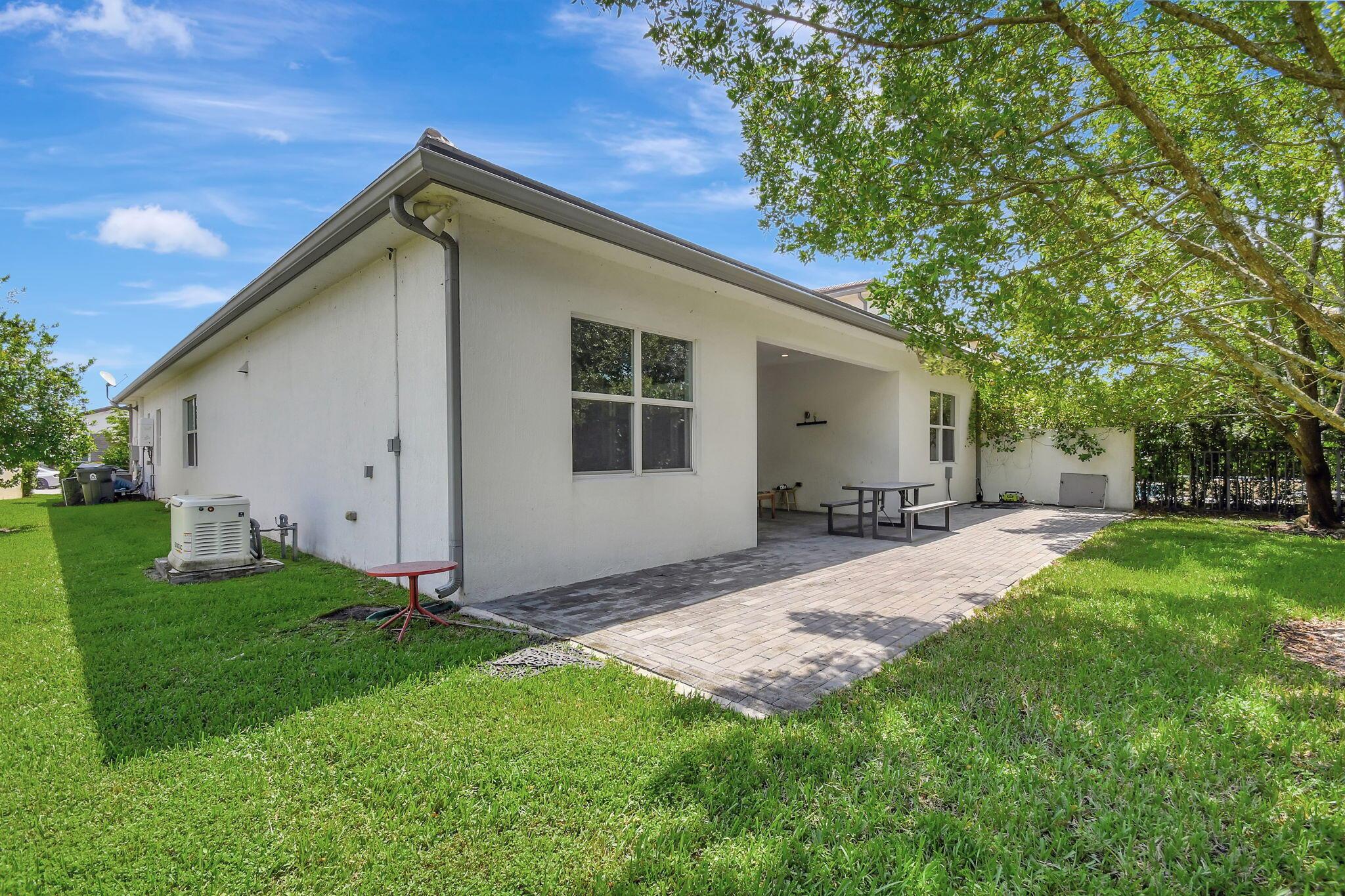 ANDALUCIA - Residential Lease