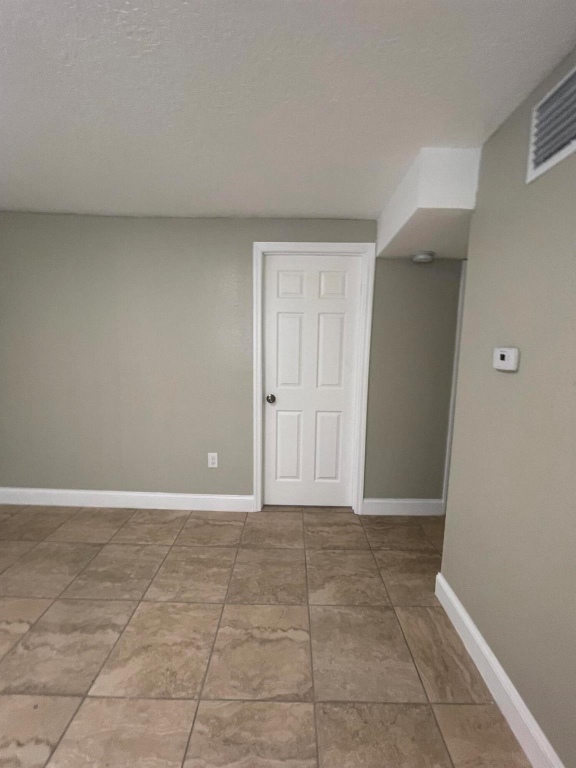 H J KINCY'S SUBDIVISION - Residential Lease